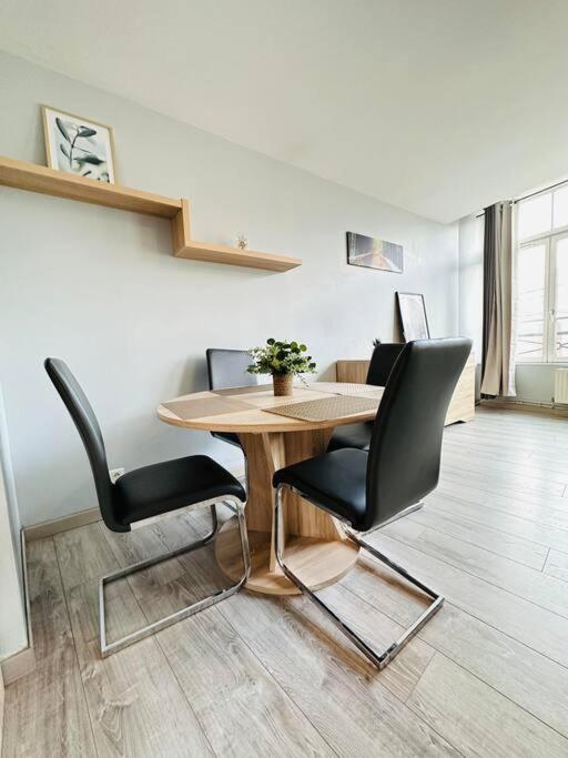 Au Coeur De Bruyeres Apartment Ngoại thất bức ảnh
